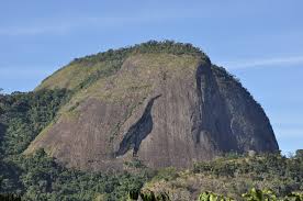 O município de itapemirim é rico em belezas naturais. File Pedra Da Ema Cachoeiro De Itapemirim Es Jpg Travel Guide At Wikivoyage