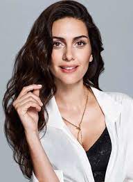 Bergüzar korel web‏ @berguzar_korel 30 окт. Berguzar Korel Haare Heller Machen Beliebteste Frisuren Naturliche Frisuren