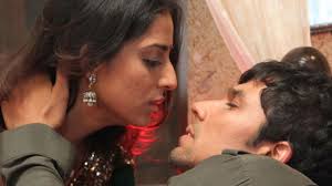 Mahie Gill & Randeep Hooda Passionate Sex Scene Leaked From Saheb Biwi Aur  Gangster