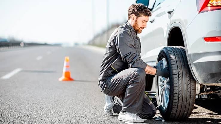How Can We Use Roadside Assistance Cover in Car Insurance?