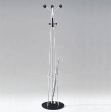 Portemanteau sur pied classique, stylisé et soigneusement fabriqué. Porte Manteau Sur Pied Metallique Ou Blanc Design 1001 Pateres