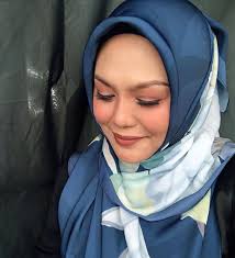 Find top songs and albums by zulin aziz including dan ketika itu, jadikan aku yang halal and more. Perlu Ke Buat Suara Macam Tu Macam Ged1k Ged1k Pulak Berita Kopak Media