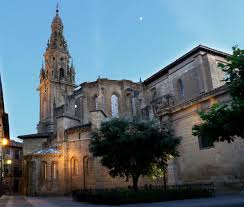 Me vio salir de catedral, y juntos nos encaminamos a palacio. Catedral De Santo Domingo De La Calzada Lugar De Interes La Rioja Turismo