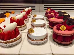 Je ne sais pas si vous pourriez me donner la recette de cette buche de noel et surtout le. Buche De Noel Avis De Voyageurs Sur Pierre Herme Bonaparte Paris Tripadvisor