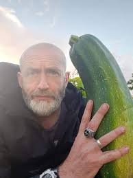 Absolutely delighted with my box, put me down for another next Tuesday,  large again thanks x still cannae believe the size of that cauliflower 😍