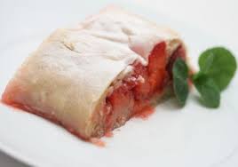 Erdbeerstrudel Rezept Rezept Rezepte Strudel Lebensmittel Essen