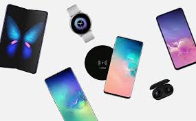 Packing at battery size of 4,100 mah can last consumption at about 12 hours and 35 minutes moreover, the new wireless charging powershare lets you charge other phones using the back of the s10 plus and even can charge your galaxy buds. Aircharge New Galaxy S10 S10 S10e Galaxy Fold Galaxy Buds And Galaxy Watch Active All Feature Wireless Charging