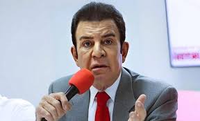 HONDURAS 🇭🇳 ➪Nasralla lanzó fuertes críticas contra el oficialismo, al  que acusó de estar dirigido por “mareritos” y personas vinculadas a actos  de corrupción. "Este es un gobierno de extorsión. Cuando yo