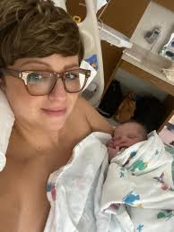 Over 40 women with natural faces wya? Or is that none of us?