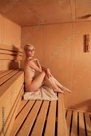 Frau nackt wellness Sauna entspannung Stock Photo | Adobe Stock