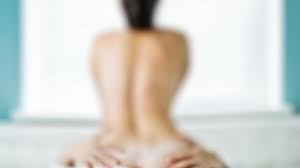 Aquí te mostramos los cinco movimientos que los hombres soñamos. El Kamasutra Para Los Que Tienen Dolor De Espalda