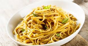 Ces petits pâtés sont fabriqués avec seulement 4 ingrédients, dont de la pâte à croissant pillsburry! Recette De Poelee Rapide De Linguine Au Curry Et Aux Restes De Poulet