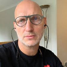 jonathan Lyons (@jonolyons)