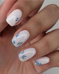 Pin By Adelaide Alvarez On Nogti In 2020 Minimalist Nails Nail Manicure Fake Nails