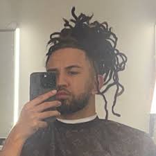 kristen cormier. (@kriscormier)