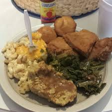 Many southern kids grow up eating fried chicken, macaroni and rethink the dinner plate. Sunday Soul Food Plate I Tore It Up Soul Food Food Comfort Food