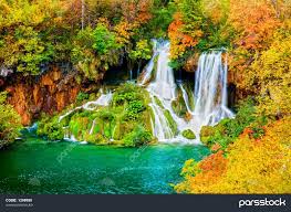 آبشار آرام مناظر در وسط جنگل پاییزی تکنیک hdr عکس 1298088 : پارس ...