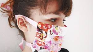 Les masques en tissu sont un des moyens les plus faciles, rapides et relaxants pour rajeunir la peau. Roubaix Pour Fabriquer Des Masques Les Commandes De Tissus Explosent