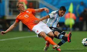 Dirk kuyt, thank you for everything! Dirk Kuyt Is A Better Right Back Than Glen Johnson Twitter S Love For Liverpool Hero Talksport