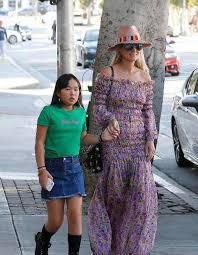 27,472 likes · 66 talking about this. Laeticia Hallyday Pour L Anniversaire De Johnny Elle Voit Les Choses En Grand Elle