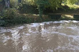 Val De Saane Etrange Mousse Dans La Riviere Les Informations Dieppoises