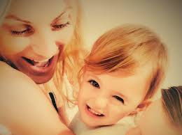 Η τζένη ιωακειμίδου σπάει τη σιωπή της για τον γιώργο κιμούλη και σοκάρει. Tzenh Iwakeimidoy To Paromoio Peristatiko Me Thn Astynomia Poy Synebh Se Diadiktyakh Ths Filh Kai Poy Th Sokare