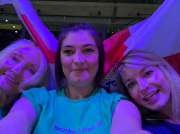 hannah willis (@hannahirvine10)