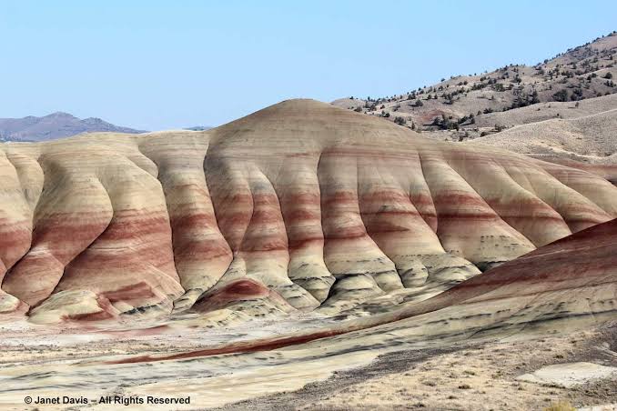 The Painted Hills of Oregon | Janet Davis Explores Colour