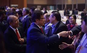 In commerce from lincoln university and is an adjunct professor at the university of technology mara (uitm) sarawak. Petroleum Sarawak Berhad Inaugural Official Launch Petroleum Sarawak Berhad Petros