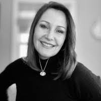 Lisa Arnold's Instagram, Twitter & Facebook