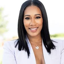 Geraldine Mcclain's Instagram, Twitter & Facebook