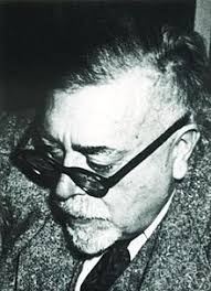 Colloquial wienie is attested by 1911. Norbert Wiener Wikipedia