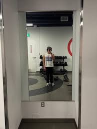 tuesday easy run — nothin but a chill run for today. also, went back to the  gym for round 2. this time doing chest and arms 🏋️‍♂️ RunningThreads