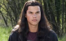 Wesley safadão contou que a mulher, thyane dantas, não queria que ele cortasse o cabelo, mas deu suporte. ð'‰ð'†ð'ð'†ð'ð'‚ On Twitter Vou Jogar Os Fatos Na Mesa Team Jacob So Surgiu Depois De Lua Nova Existia Team Jacob Em Twilight Quando Ele Estava Franzino E Com Esse Cabelo Partido No