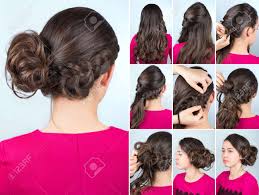 Retour en images sur les looks capillaires qui mettent à l'honneur ce classique. Coiffure Chignon Tordu D Un Cote Et Tresse Sur Cheveux Boucles Tutoriel Coiffure Pour Cheveux Longs Et Boucles Hairstyle Pour L Etape De Tutoriel Du Parti Par Etape Tutoriel De Cheveux Banque D Images Et