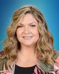 Miranda Hale's Instagram, Twitter & Facebook