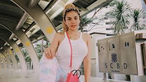 Bahkan ada yang mencari tahu nomor telepon dan nomor wa arya saloka yang asli. Kata Kata Nikita Mirzani Sampai Foto Amanda Manopo Republika Online