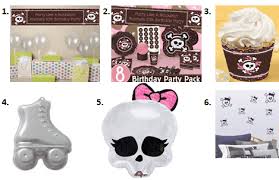 Use this skull birthday party to bring a personalized flair to every occasion. Roller Derby Birthday Party Ideas Moms Munchkins