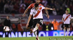 Le milieu de terrain argentin, lucho gonzalez, a décidé de raccrocher les crampons à 40 ans. Report Arsenal Want Nahitan Nandez Exequiel Palacios And Emanuel Reynoso