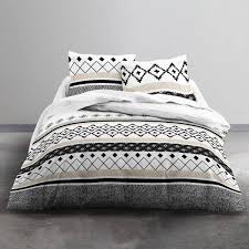 Parure De Lit 2 Personnes A Motifs Geometriques Blanc Noir Linge De Lit Kiabi Housse De Couette Housse De Couette Noir Couette