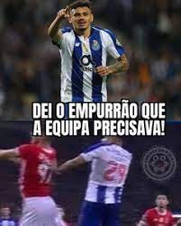 Quatro pontos separam os portistas, segundos classificados, dos encarnados, atuais terceiros posicionados. Os Melhores Memes Da Atualidade Zerozero Pt