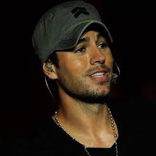 Where are my "Moonlight" fans at?! 🙋‍♀️😍