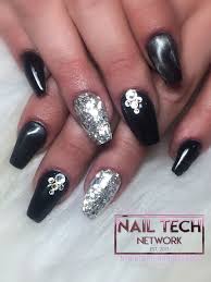 Black And Silver Glitter Acrylic Nails Black Silver Acrylic Nails Nailstyle Silver Acrylic Nails Gold Acrylic Nails Black Silver Nails