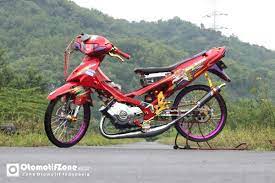 Nah itulah sedikit informasi bagaimana cara memodifikasi motor satria 2 tak yang sudah cukup banyak menginspirasi. Motor Modifikasi Terkini Modifikasi Motor Drag Satria 2 Tak