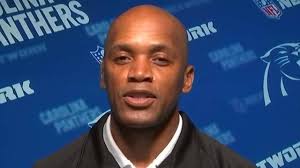 Leonard Wheeler announces winners of the NFL Legends Community award