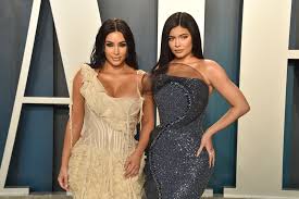 The letter said, kim, thank you so much for supporting my music! Kim Kardashian And Kylie Jenner S Oscars Dresses Were So Tight