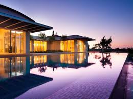 Villa De Luxe A Vendre A Moshav Ramot Hashavim Construit 500 Metres Carres De Magnifique Standard Sur Un Terrai En 2020 Villa De Luxe Maison De Luxe Maisons Luxueuses