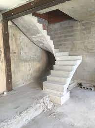 Bienvenue sur la chaîne youtube de boursorama ! Scal In Bel Escalier A Paillasse Deux Quart Tournant En Beton Brut De Decoffrage Au Bouscat En Gironde Pour Un Maitr Coffrage Escalier Plan Escalier Escalier