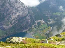 There are 6 ways to get from oslo to lysebotn by train, bus, car, plane or car ferry. Kjerag Kjeragbolten Nytnaturen No