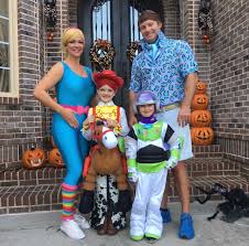 59 family halloween costumes that are clever, cool and extra cute. Diy Toy Car Race Track Collection Praiado Futuro Filme Toys